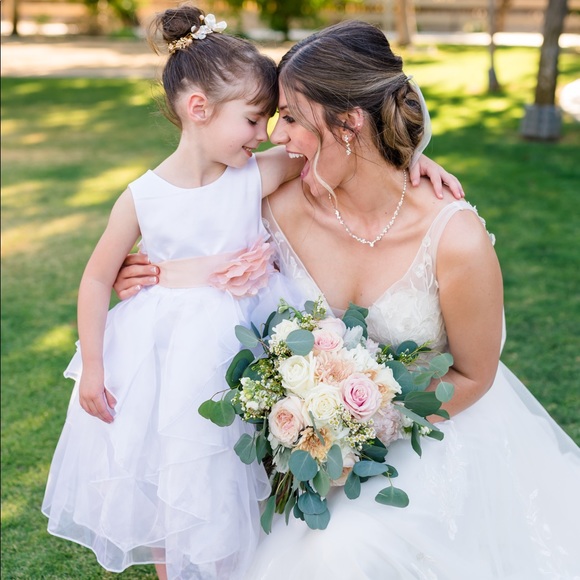 Meet your Posher, Elizabeth - Picture 3 of 6